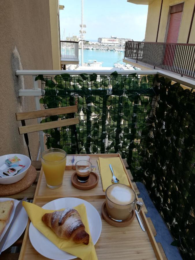 B&B Regina Del Porto ปอร์โต เอมเปโดเกล ภายนอก รูปภาพ